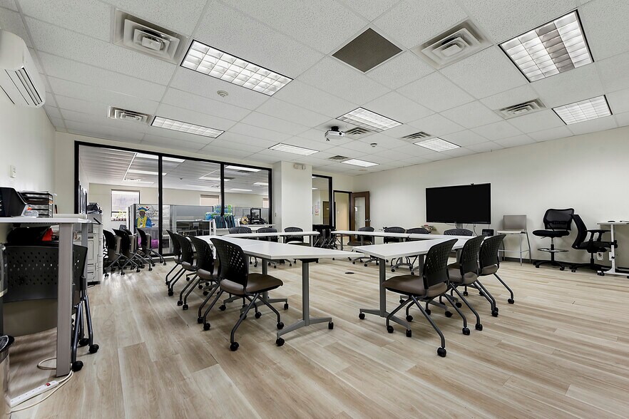 More Photos Of Corner of N Sheridan & Broad Street, Pittsburgh Office For Sale