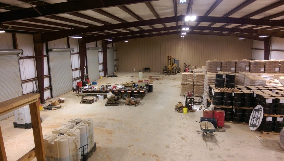 More Photos Of 19720 S US Highway 281, San Antonio Warehouse For Lease