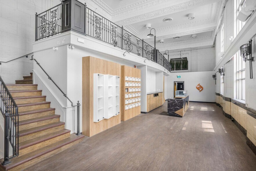 More Photos Of 378 Yonge St, Toronto Storefront Retail Office For Lease