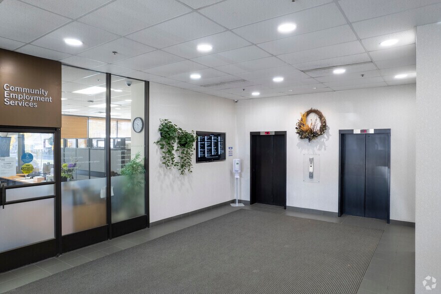 More Photos Of 43 Church St, St Catharines Office For Lease