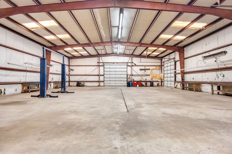 More Photos Of 1197 Piney Green Rd, Jacksonville Auto Repair For Lease