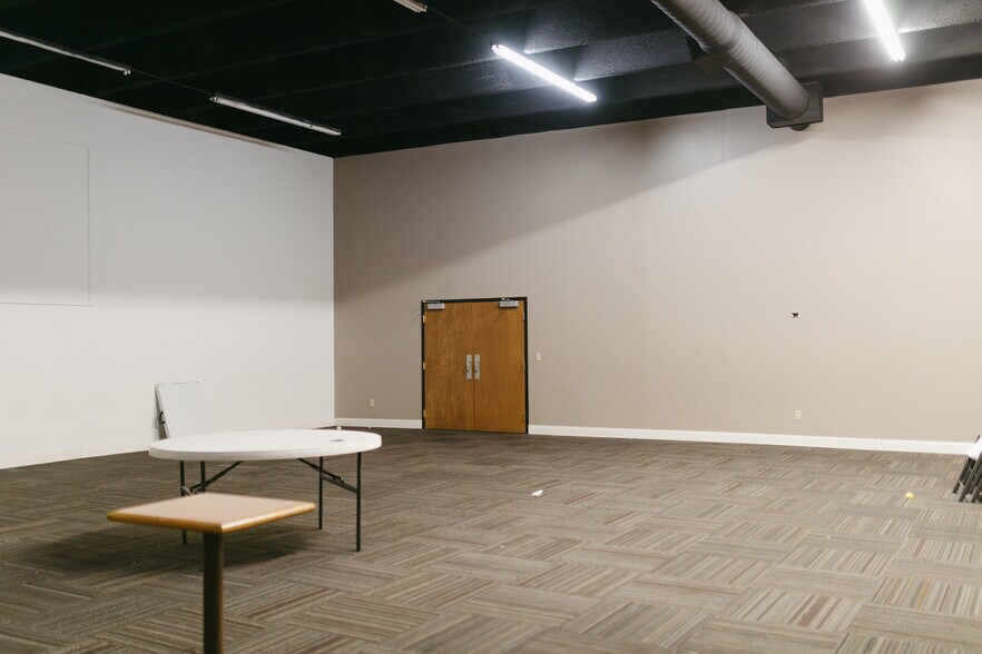 More Photos Of 260 S Academy Blvd, Colorado Springs Freestanding For Sale
