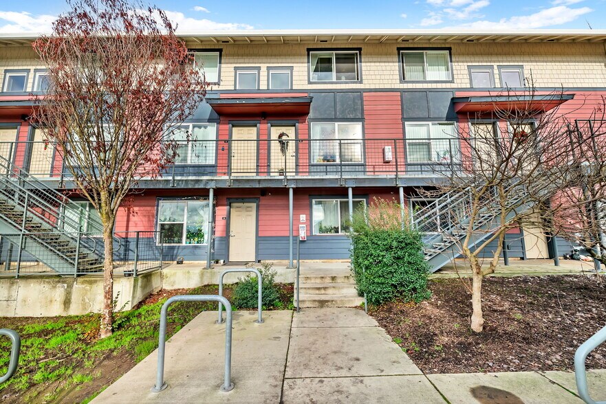 More Photos Of 5750 NE 34th St, Vancouver Apartments For Sale