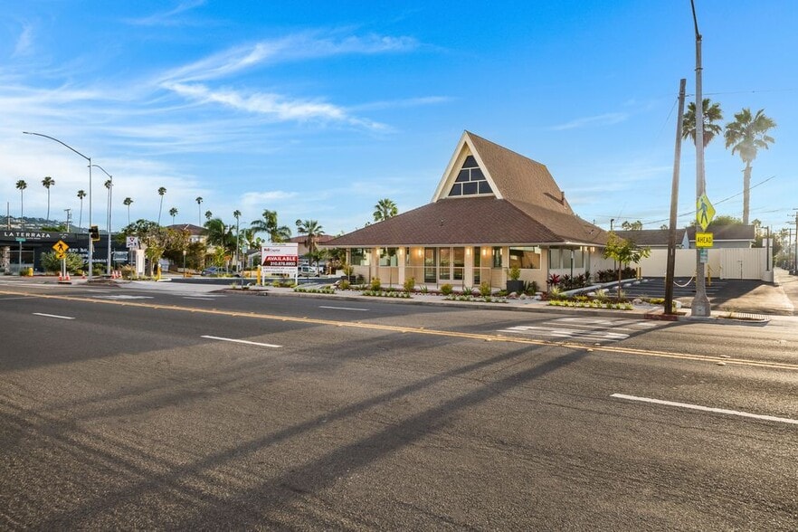 More Photos Of 1109 S Pacific Coast Hwy, Redondo Beach Restaurant For Lease