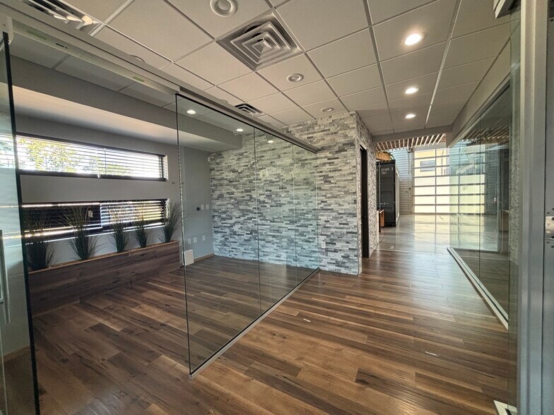 More Photos Of 1330 Rayford Park Rd, Spring Loft Creative Space For Sale