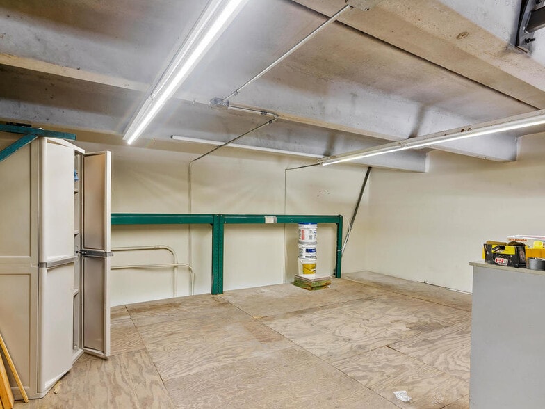 More Photos Of 1360-1396 SE Huffman Rd, Port Saint Lucie Warehouse For Lease