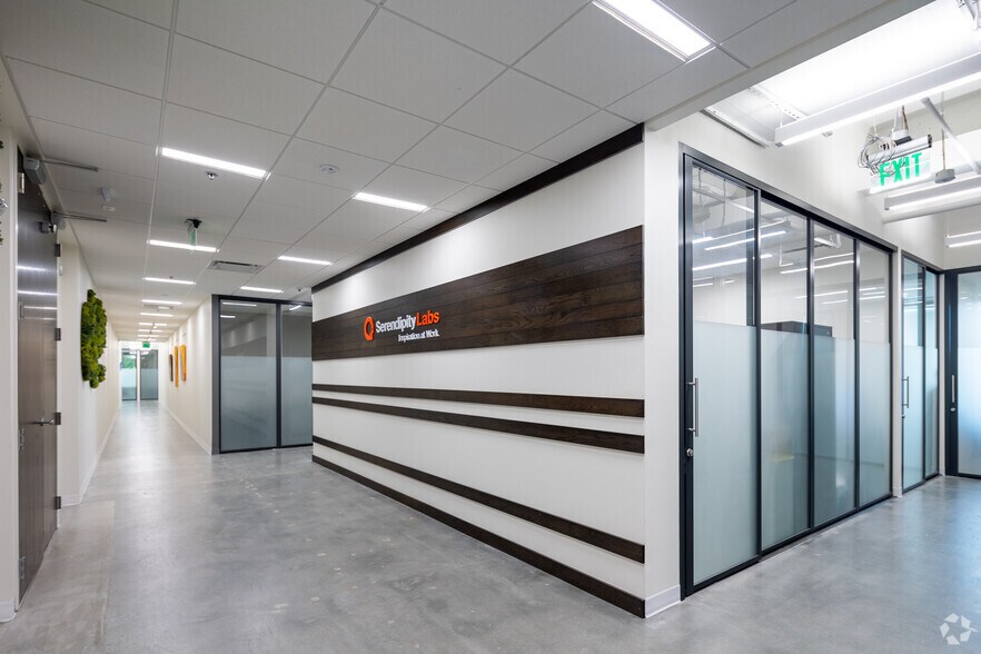 More Photos Of 100 North Point Ctr E, Alpharetta Office For Sale