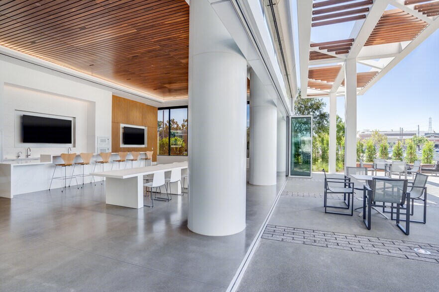 More Photos Of 2361-2381 Rosecrans Ave, El Segundo Office For Lease