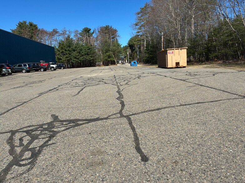 More Photos Of 185 Lafayette Rd, North Hampton Warehouse For Lease