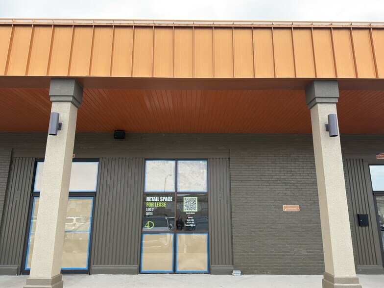More Photos Of 111 S Green River Rd, Evansville Storefront For Lease