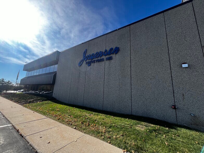 More Photos Of 10303 N Baehr Rd, Mequon Manufacturing For Sale