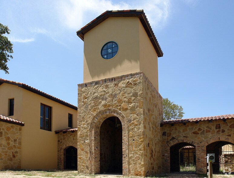 More Photos Of 8 Dominion Dr, San Antonio Office For Lease