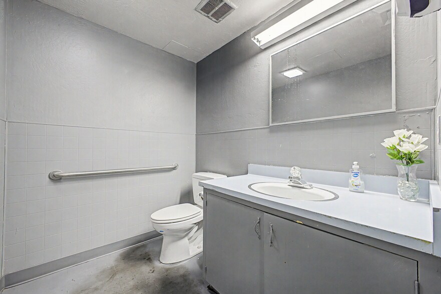 More Photos Of 4614 N 7th St, Phoenix Loft Creative Space For Lease