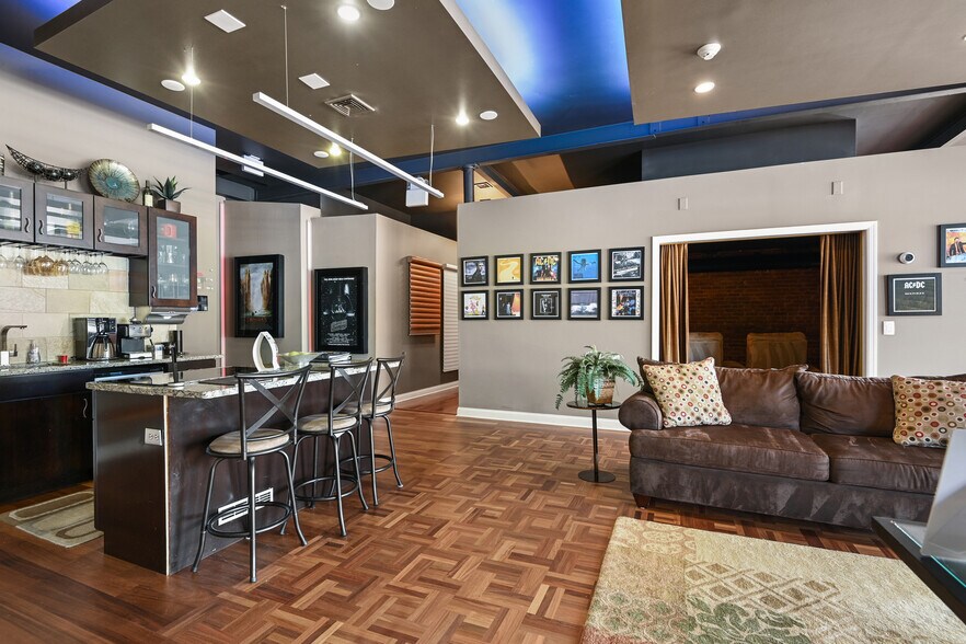 More Photos Of 183 Eagle Rock Ave, Roseland Storefront For Lease