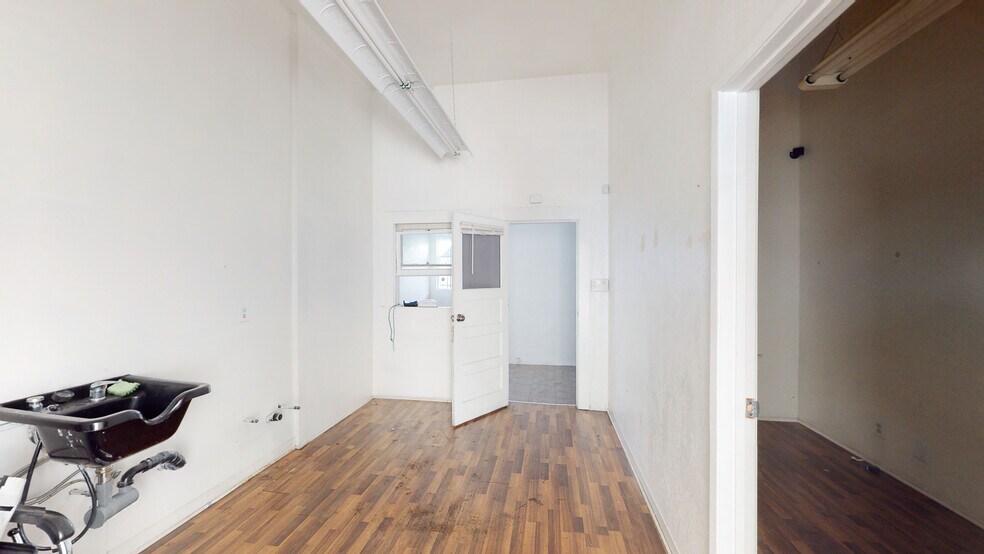 More Photos Of 3431 Fruitvale Ave, Oakland Freestanding For Lease