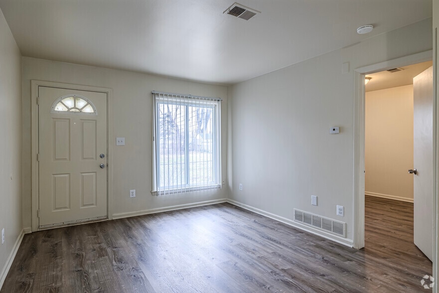 More Photos Of 6401 Middlebelt Rd, Garden City Apartments For Sale