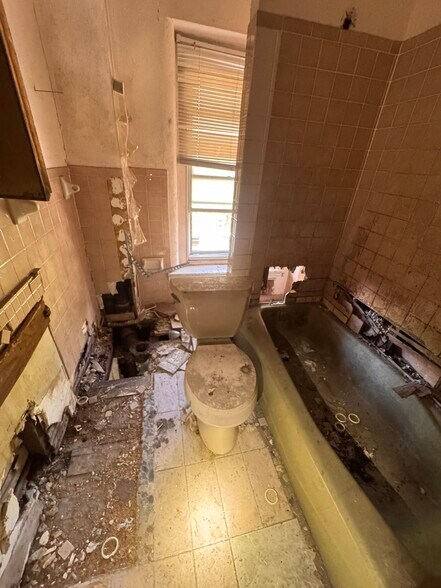 More Photos Of 238 N 53rd St, Philadelphia Funeral Home For Sale