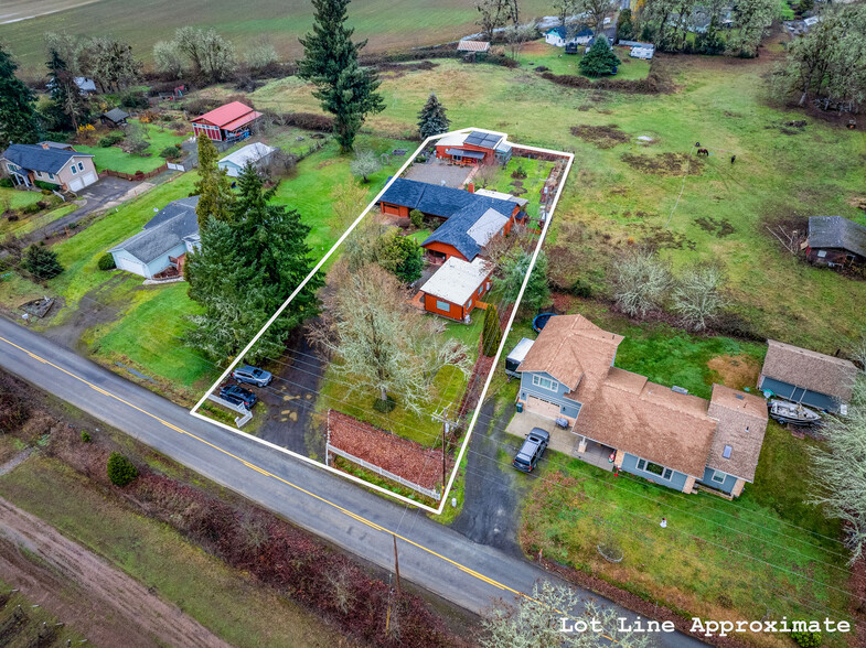 Primary Photo Of 909 Curry Rd, Roseburg Flex For Sale