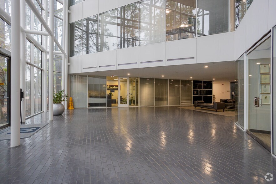More Photos Of 15995 N Barkers Landing Rd, Houston Office For Lease