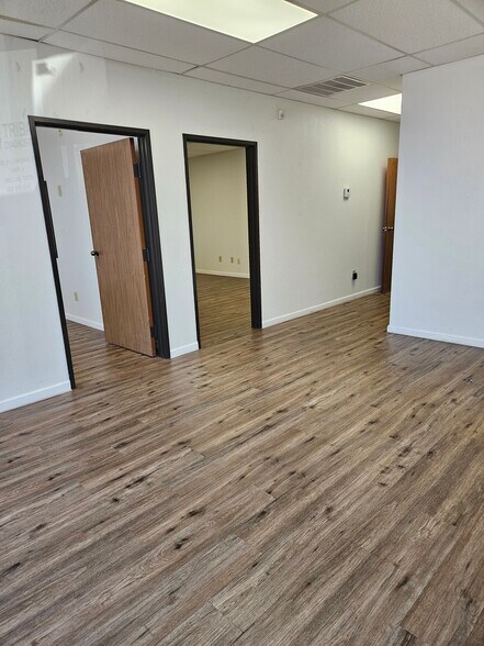 More Photos Of 3426-3500 S Lakeside Dr, Oklahoma City Light Manufacturing For Lease