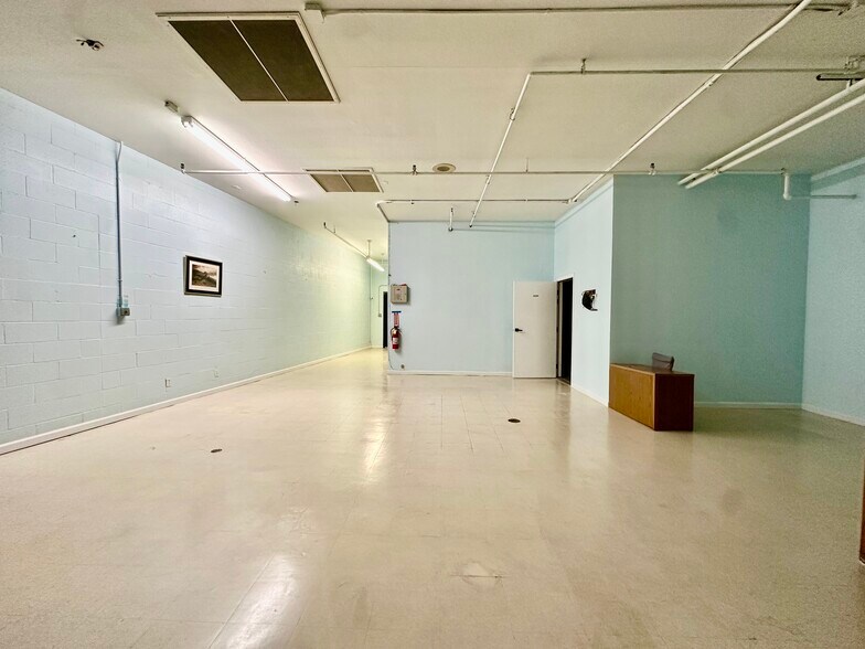 More Photos Of 6224 Fresno Ave, Richmond Office For Lease