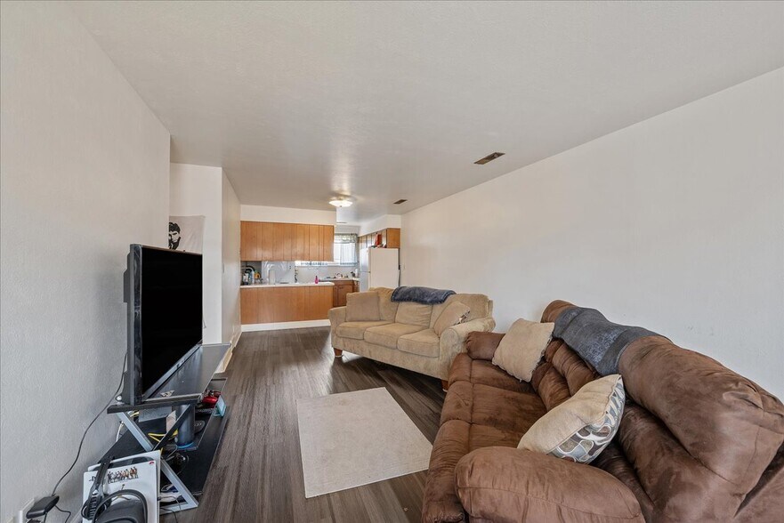 More Photos Of 1749 Oxford Dr, Cheyenne Multifamily For Sale