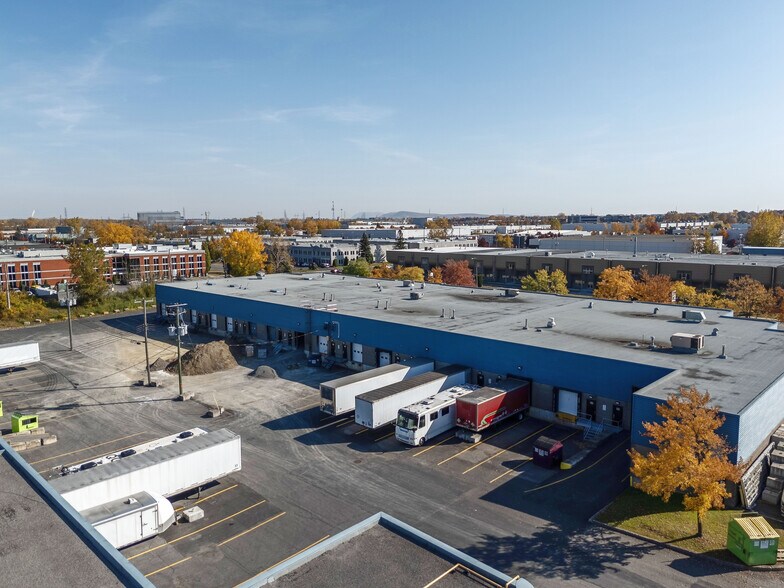 More Photos Of 2115-2147 Rue de la Province, Longueuil Warehouse For Lease