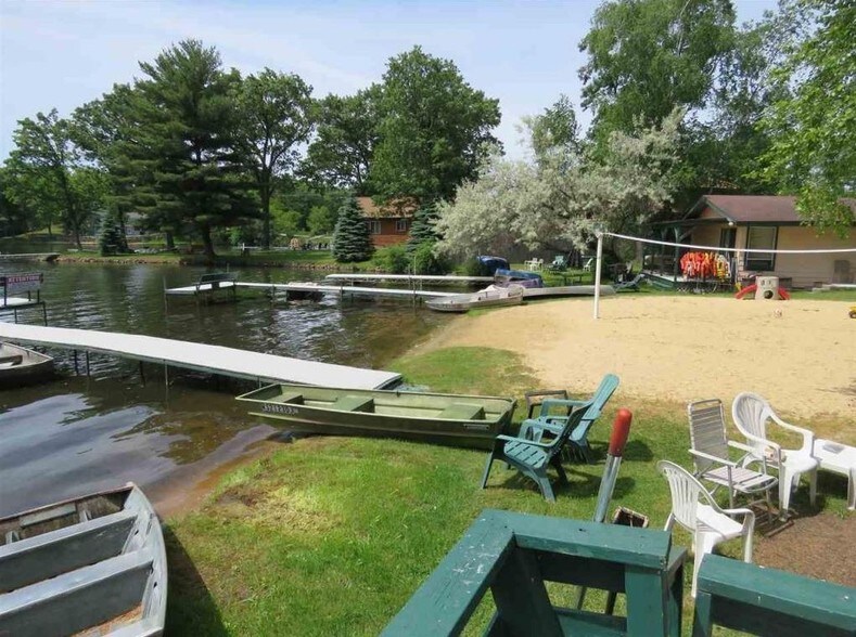 More Photos Of 1080 E Hiawatha Dr, Wisconsin Dells Hotel For Sale