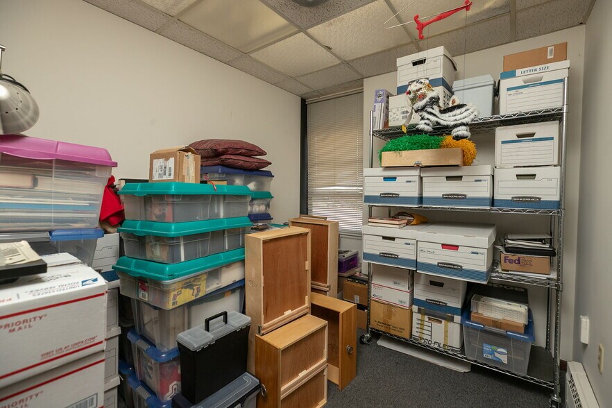 More Photos Of 307 E Center St, Rochester Office For Sale