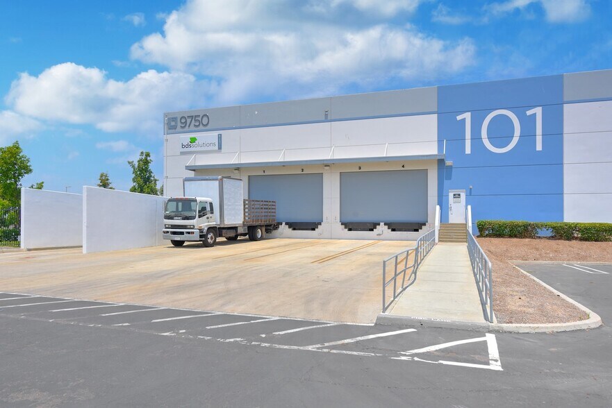 More Photos Of 9750 Irvine Blvd, Irvine Manufacturing For Lease