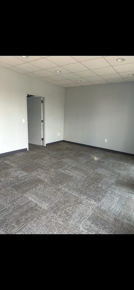 More Photos Of 3652-3662 Smith Farm Rd, Matthews Warehouse For Lease