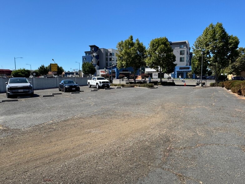 More Photos Of 29490-29496 Mission Blvd, Hayward Office For Sale