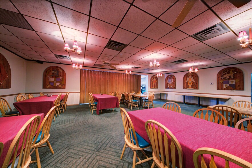 More Photos Of 1744 Biddle Ave, Wyandotte General Retail For Sale