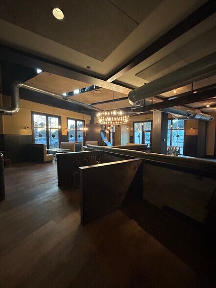 More Photos Of 835 Coleman Blvd, Mount Pleasant General Retail For Lease