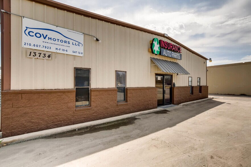 More Photos Of 13734 Lookout Rd, San Antonio Light Manufacturing For Lease