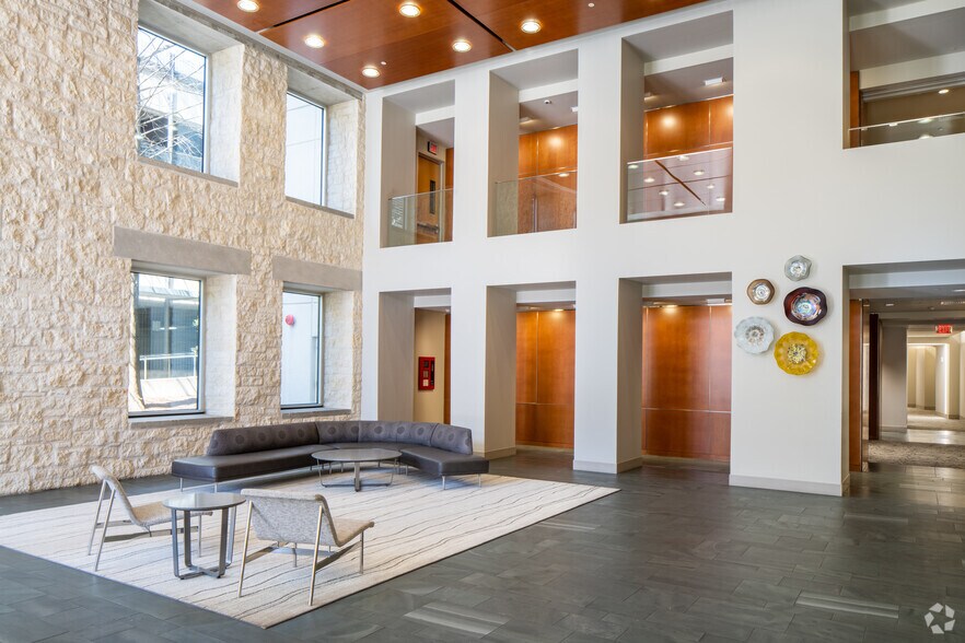 More Photos Of 2600 Via Fortuna, Austin Unknown For Lease
