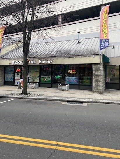 More Photos Of 310-314 Fairfield Ave, Bridgeport Parking Garage For Lease