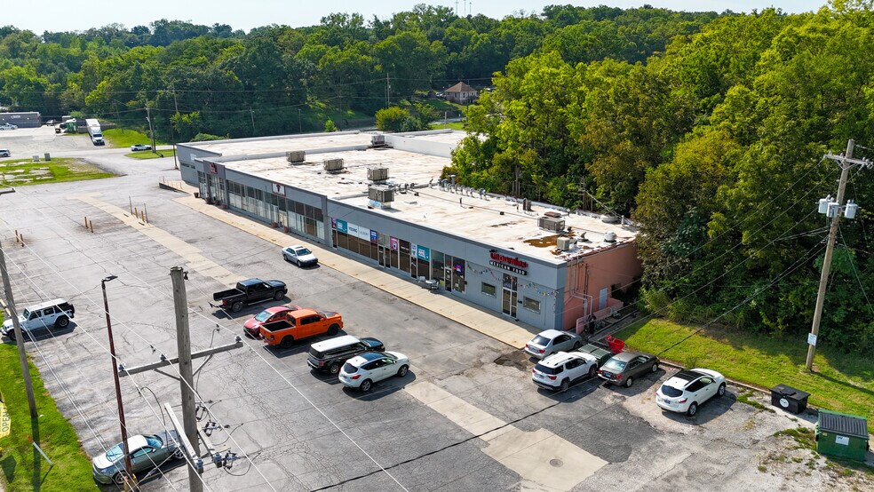 More Photos Of 1260-1280 Merriam Ln, Kansas City General Retail For Sale