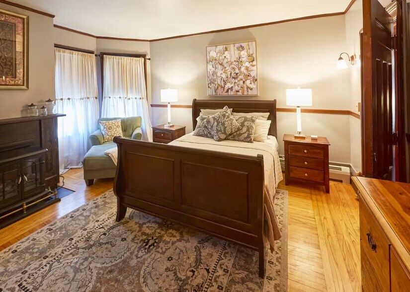 More Photos Of 722 Main St, Bennington Freestanding For Sale