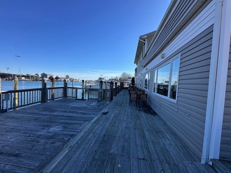 More Photos Of 14442 Solomons Island Rd, Solomons Restaurant For Lease