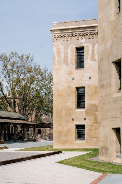 More Photos Of 21 Magazine St, Charleston Loft Creative Space For Lease