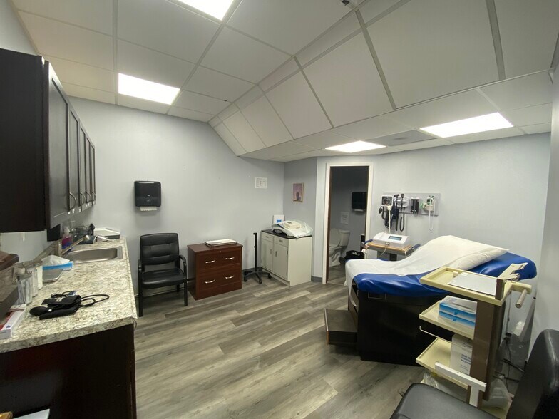 More Photos Of 2949 Elmwood Ave, Buffalo Medical For Lease