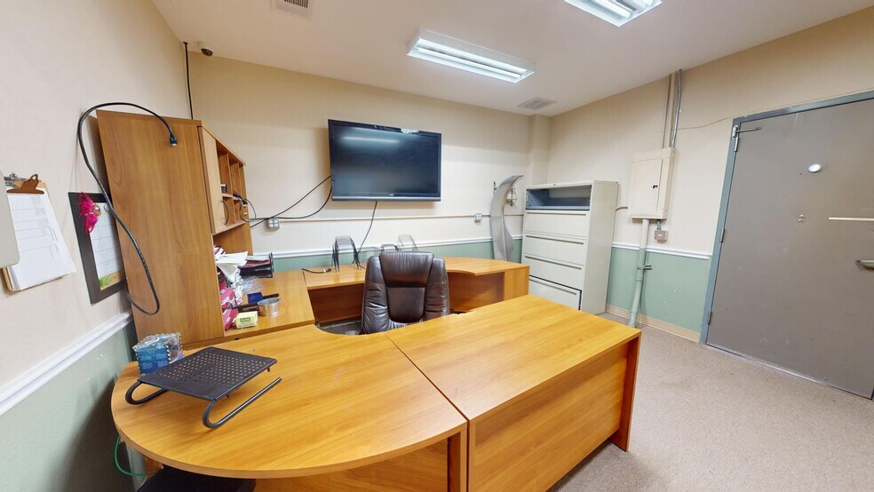 More Photos Of 2001 Windy Ter, Cedar Park Light Distribution For Sale