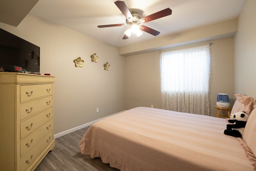More Photos Of 805 N Westwood, Mesa Apartments For Sale