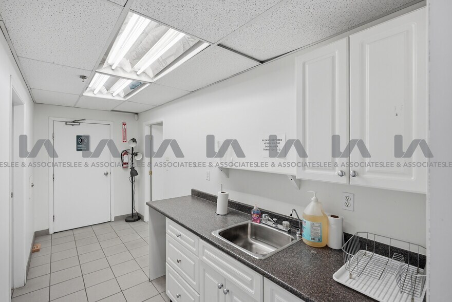 More Photos Of 18788 96th Ave, Surrey Warehouse For Lease