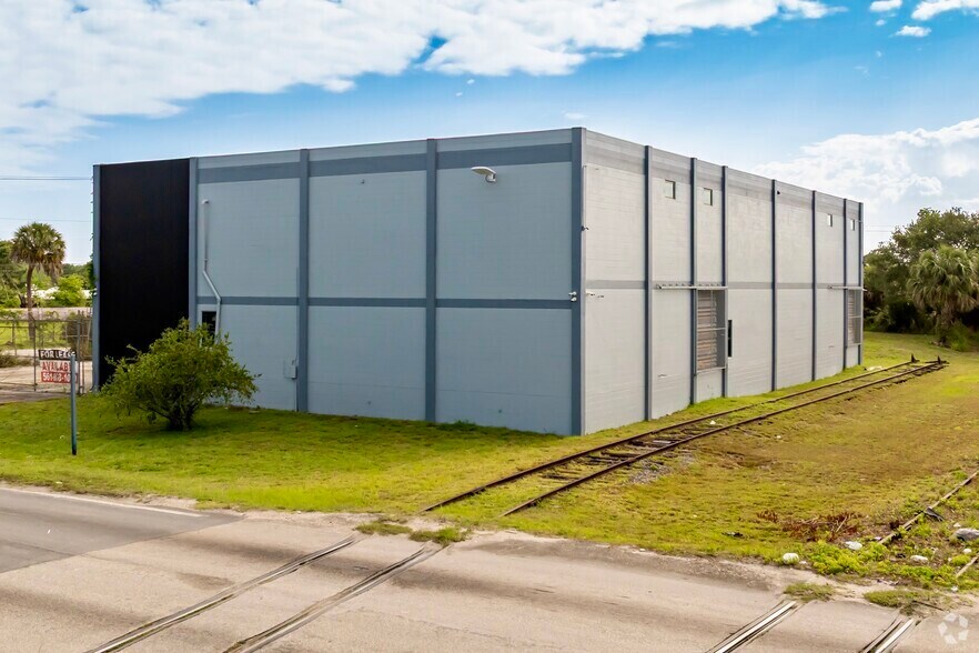 More Photos Of 3490 Oleander Ave, Fort Pierce Warehouse For Sale