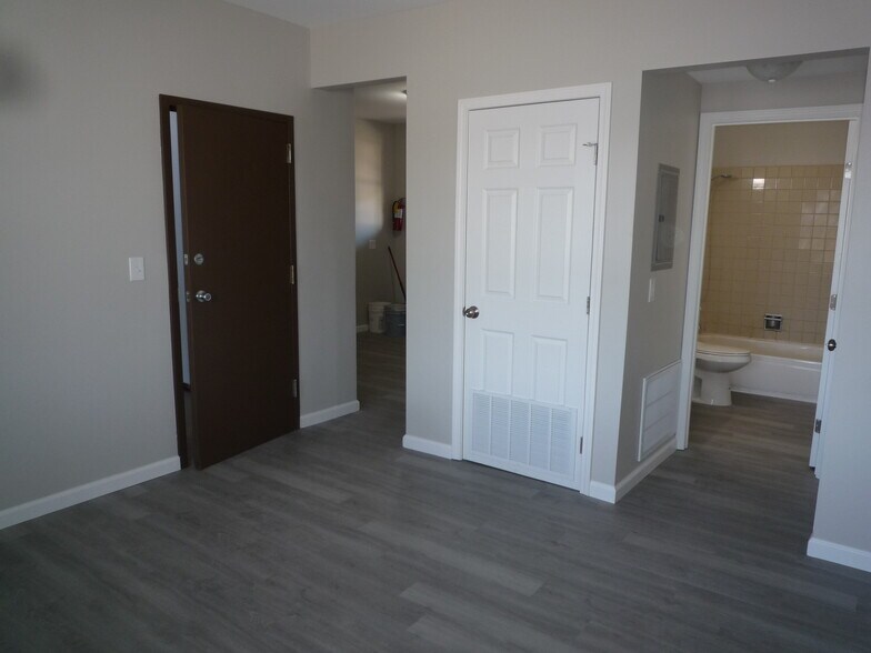 More Photos Of 4400 W Florissant Ave, Saint Louis Apartments For Sale