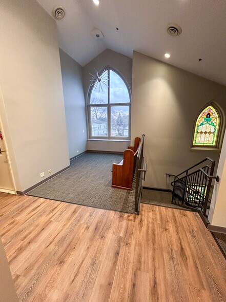 More Photos Of 30 N Lincoln St, Batavia Office For Lease