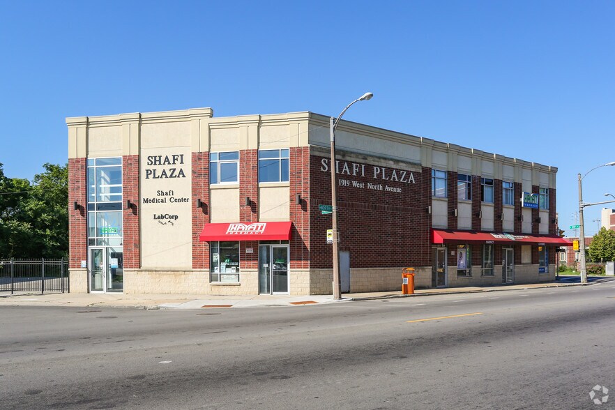 Primary Photo Of 1919-1935 W North Ave, Milwaukee Medical For Sale