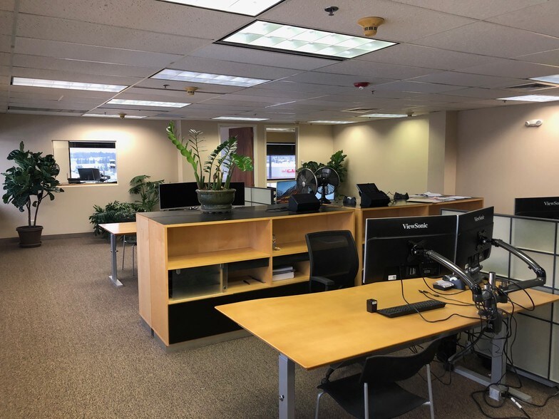 More Photos Of 1300 Greenbrook Blvd, Hanover Park Office For Sale